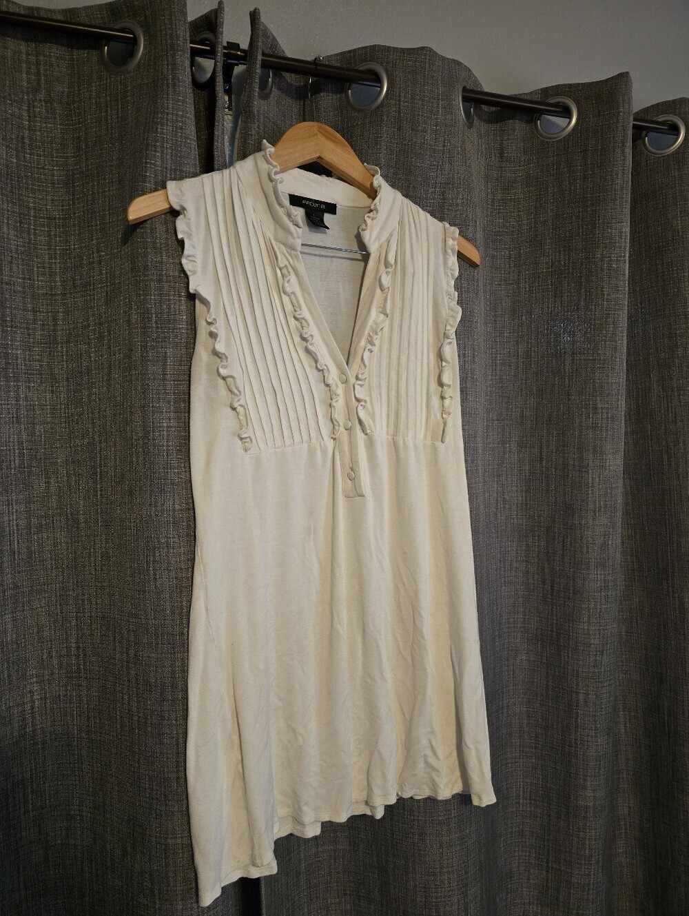 Vintage Y2K Arden B Ruffle Pleated Pintuck Keyhole Sleeveless Top - Size Large